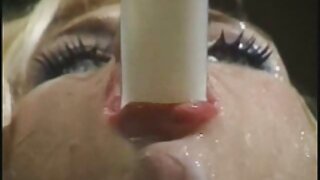 रसाळ assed Tatiyana फॉक्स तिच्या मांजर fingerfuucks