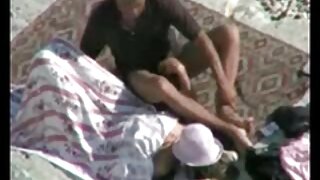 सायक मेई मारा हिला संयम जॅकेट घालून त्रास दिला जातो