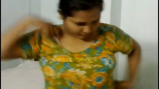 स्लिम आशियाई चिक अकिना हारा तिच्या आवडत्या खेळण्यांसह सेक्स मजा करत आहे