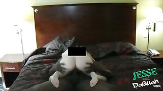 कचरा कुदळ Amica मागून कठीण खिळे आहेत