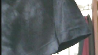 बकवास वेश्या बेला एक डोके देते आणि नखे मागून वाईट मिळते