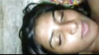 उदास श्यामला बेब नाओमी एक गीझर सह fucking आहे