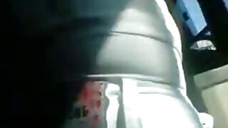 किन्नर जेमी पेजला गुदद्वाराच्या रिमिंग आणि कॉक जर्किंगचा आनंद मिळतो